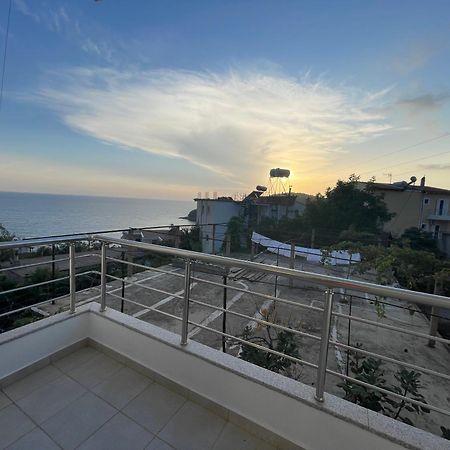 Tasos Rooms Himare Esterno foto