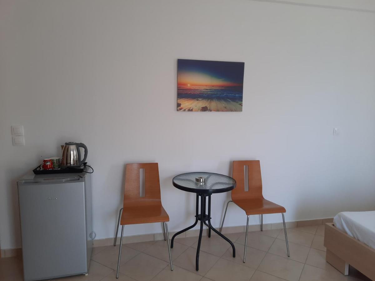 Tasos Rooms Himare Esterno foto
