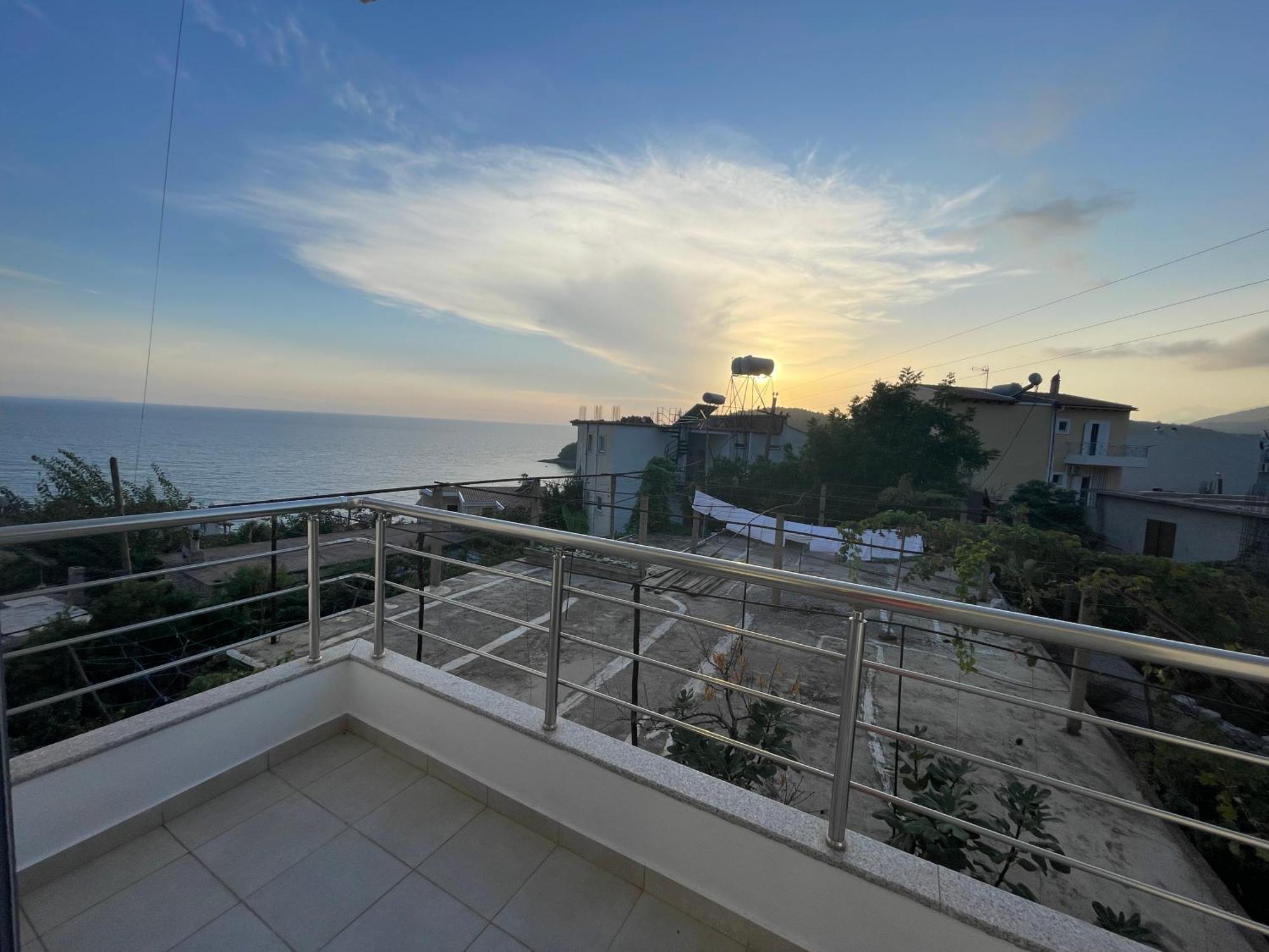 Tasos Rooms Himare Esterno foto