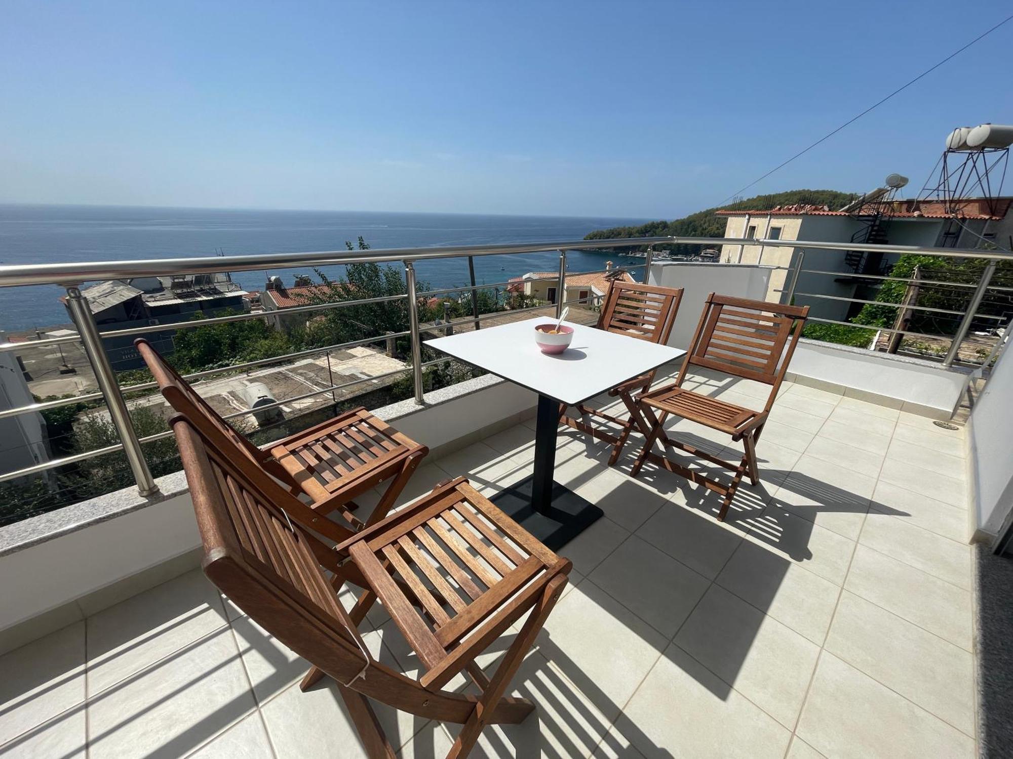 Tasos Rooms Himare Esterno foto