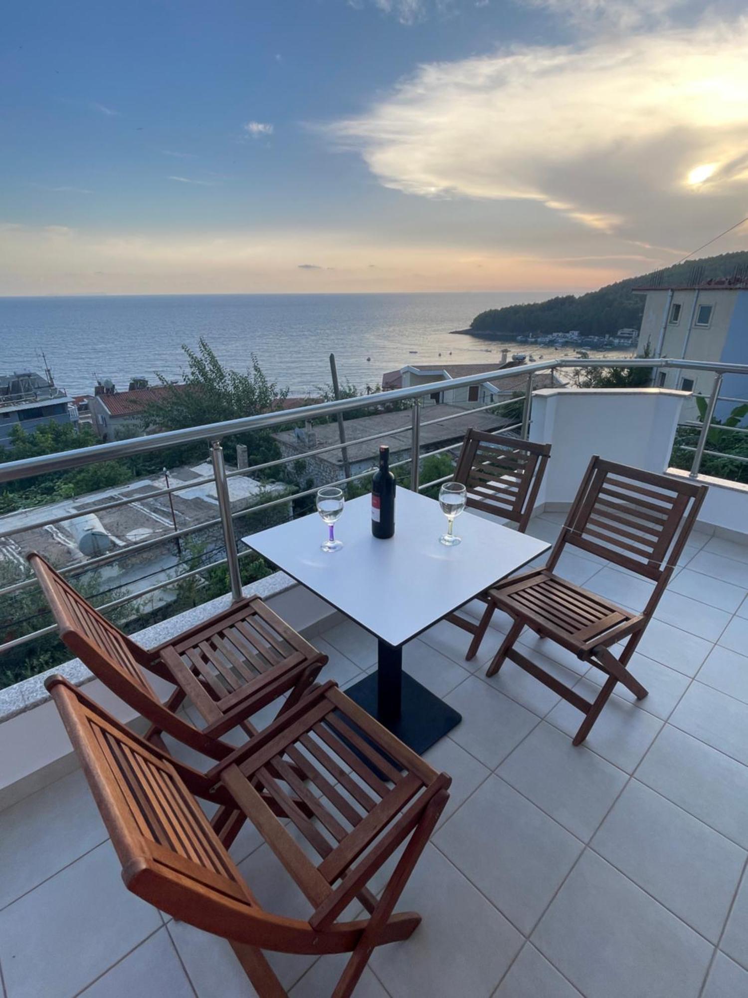 Tasos Rooms Himare Esterno foto