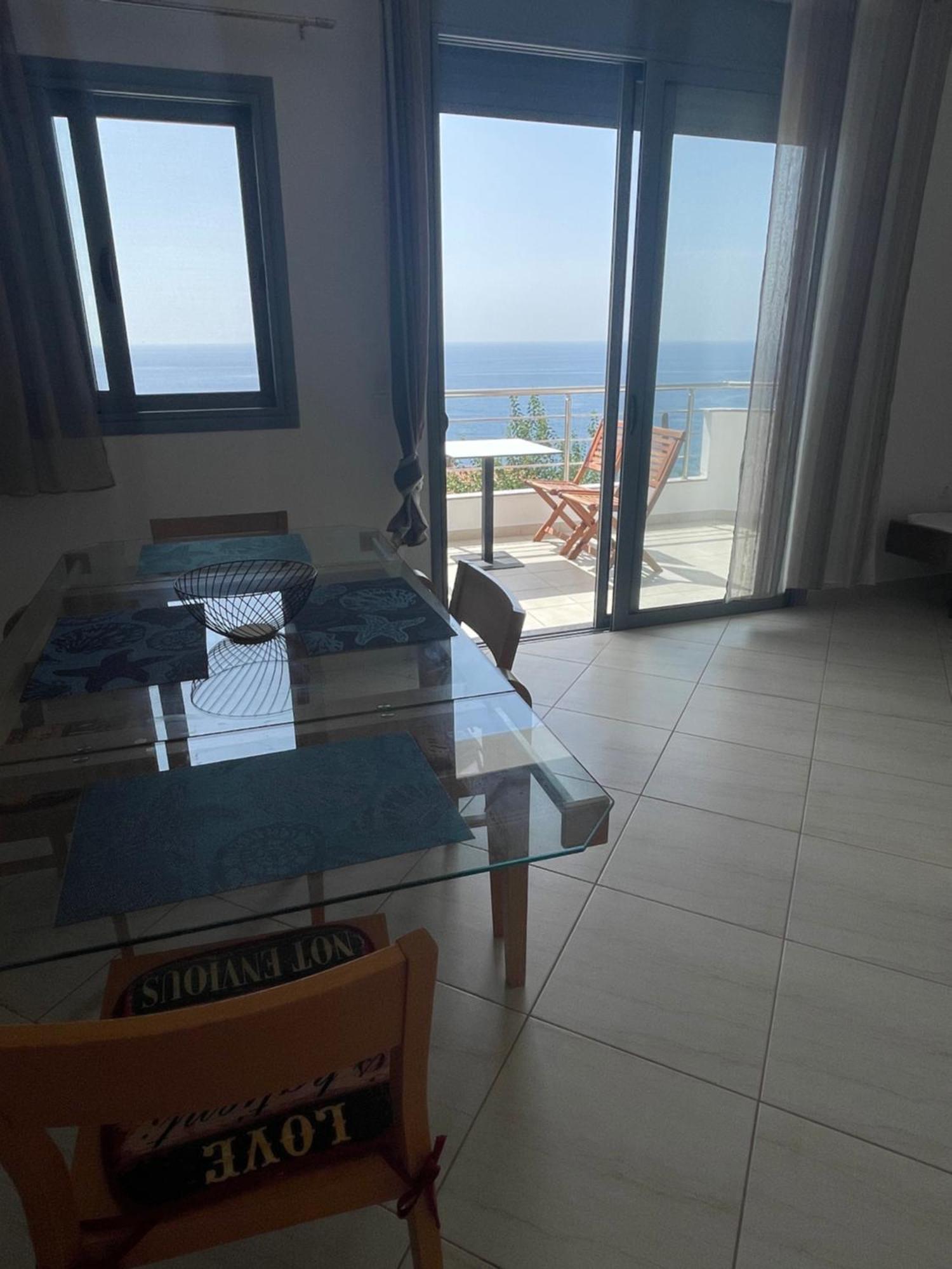 Tasos Rooms Himare Esterno foto