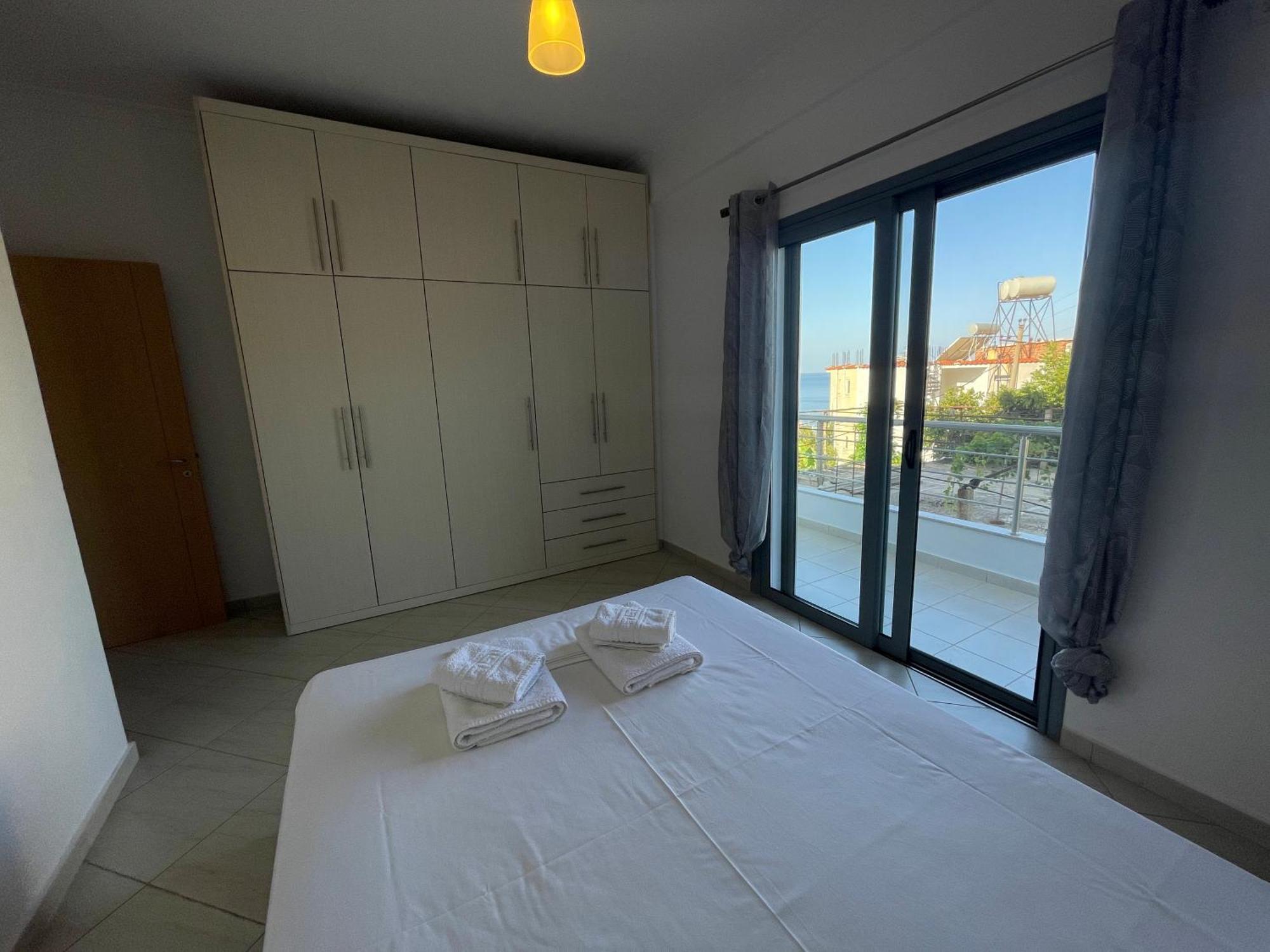 Tasos Rooms Himare Esterno foto