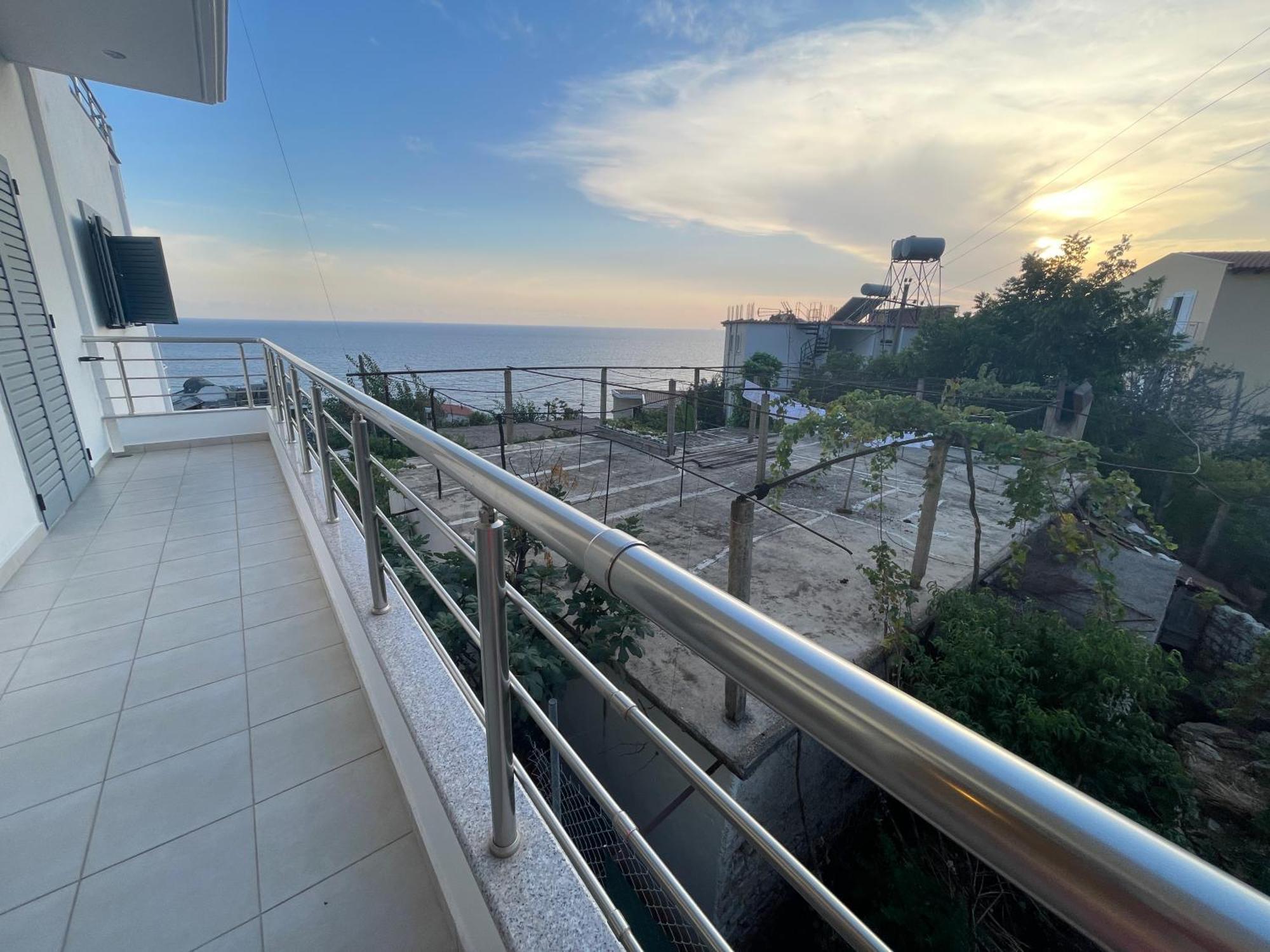 Tasos Rooms Himare Esterno foto