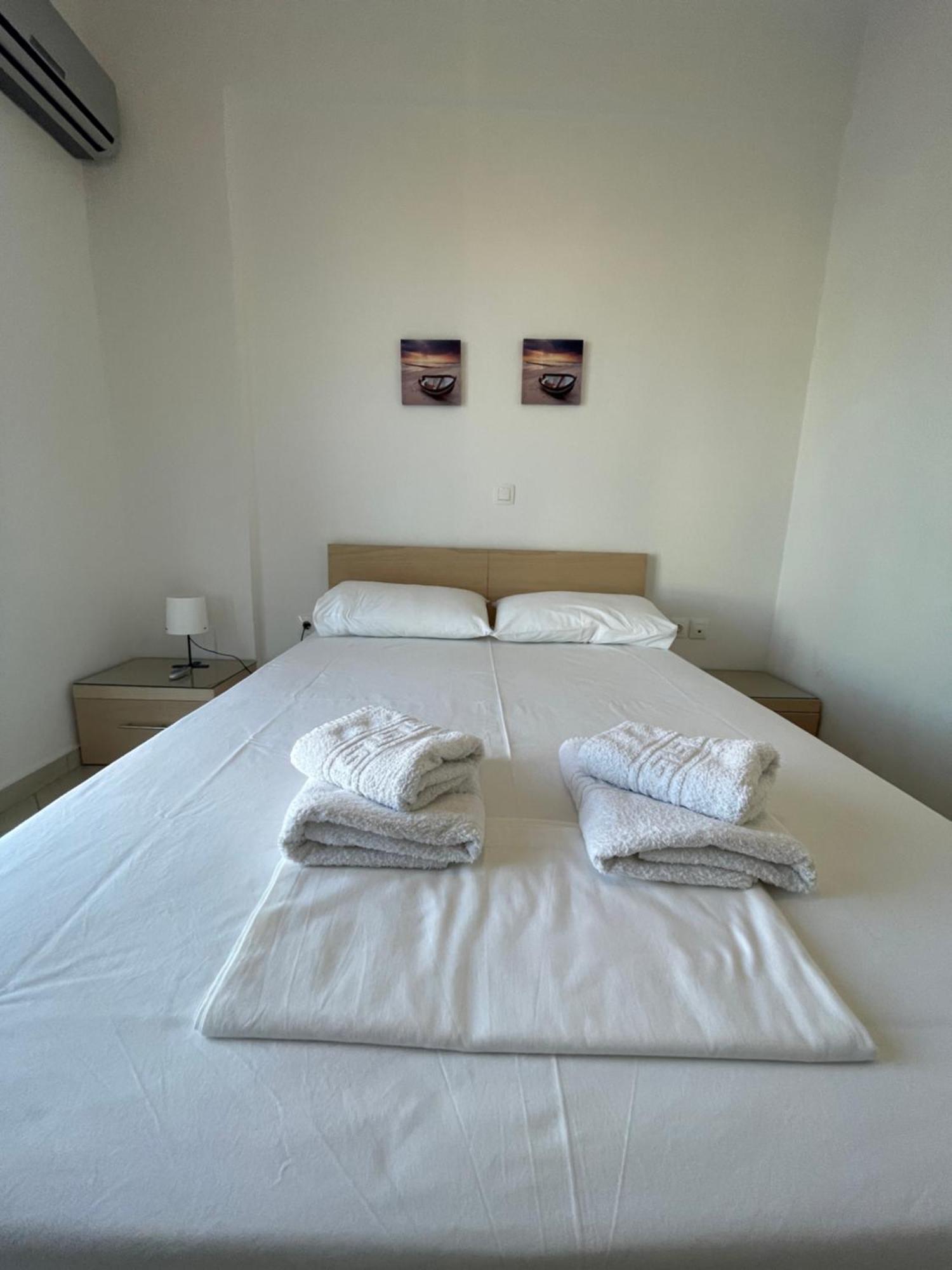 Tasos Rooms Himare Esterno foto