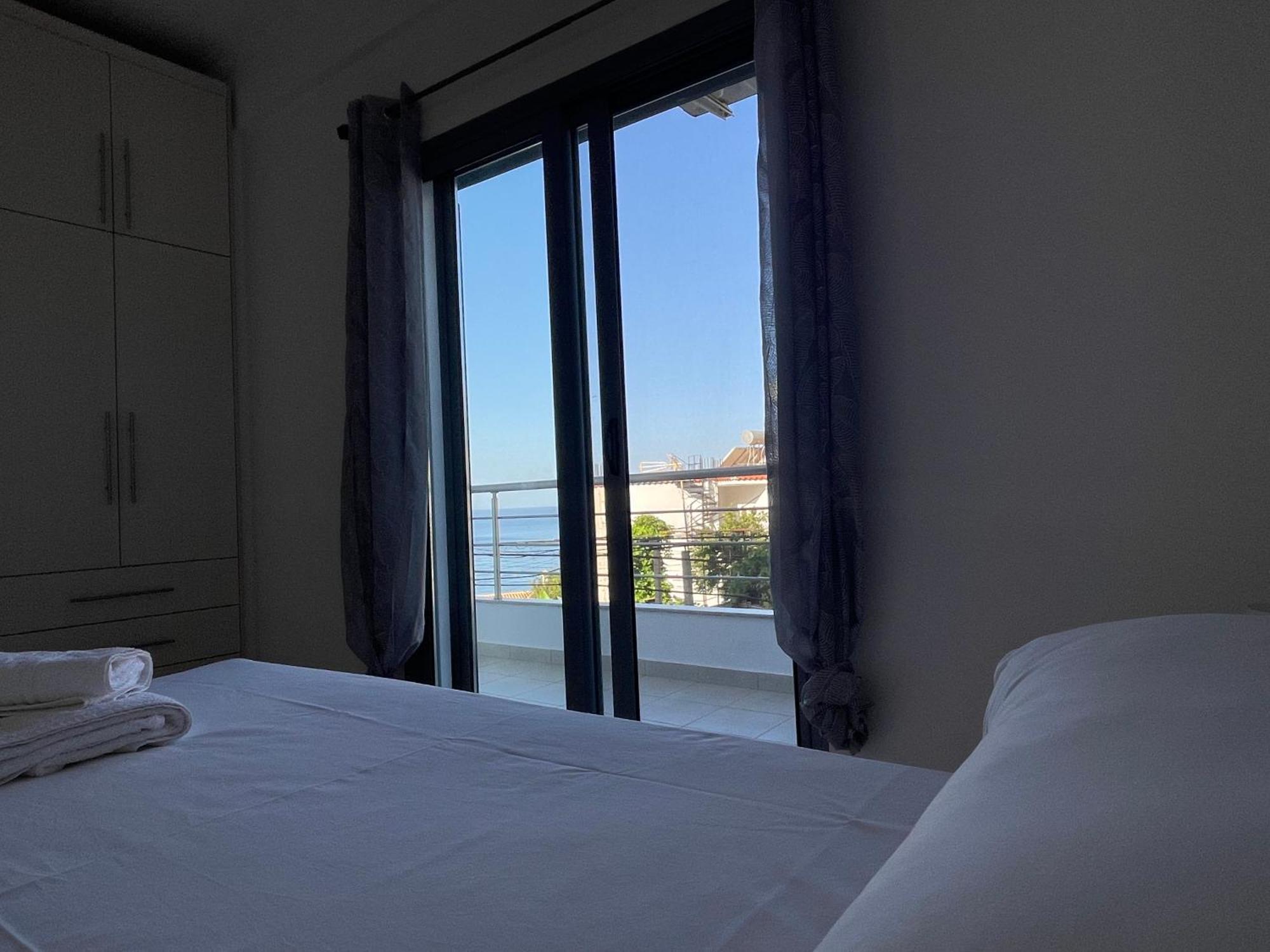 Tasos Rooms Himare Esterno foto