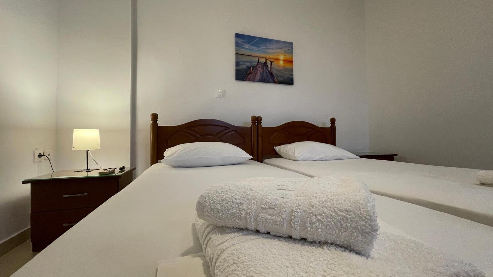 Tasos Rooms Himare Esterno foto