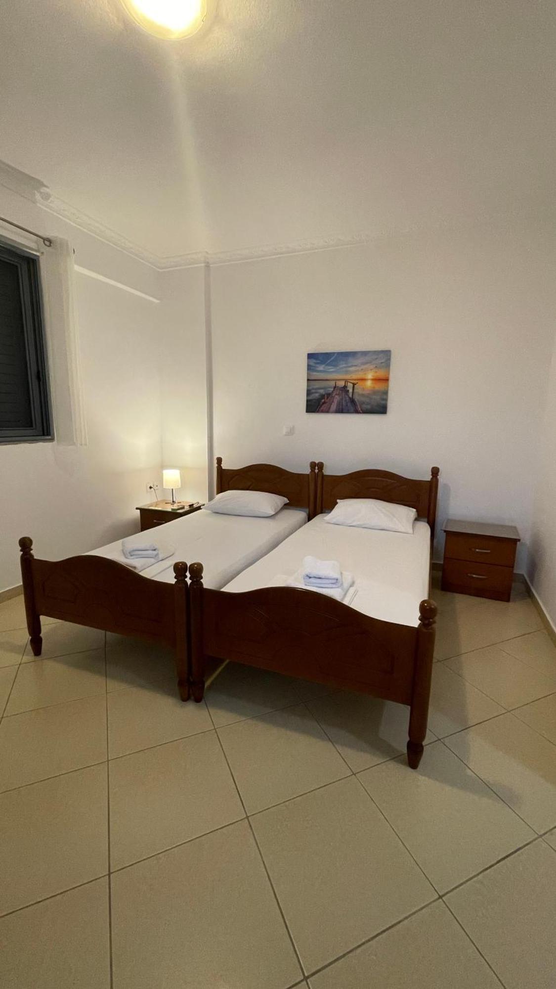 Tasos Rooms Himare Esterno foto