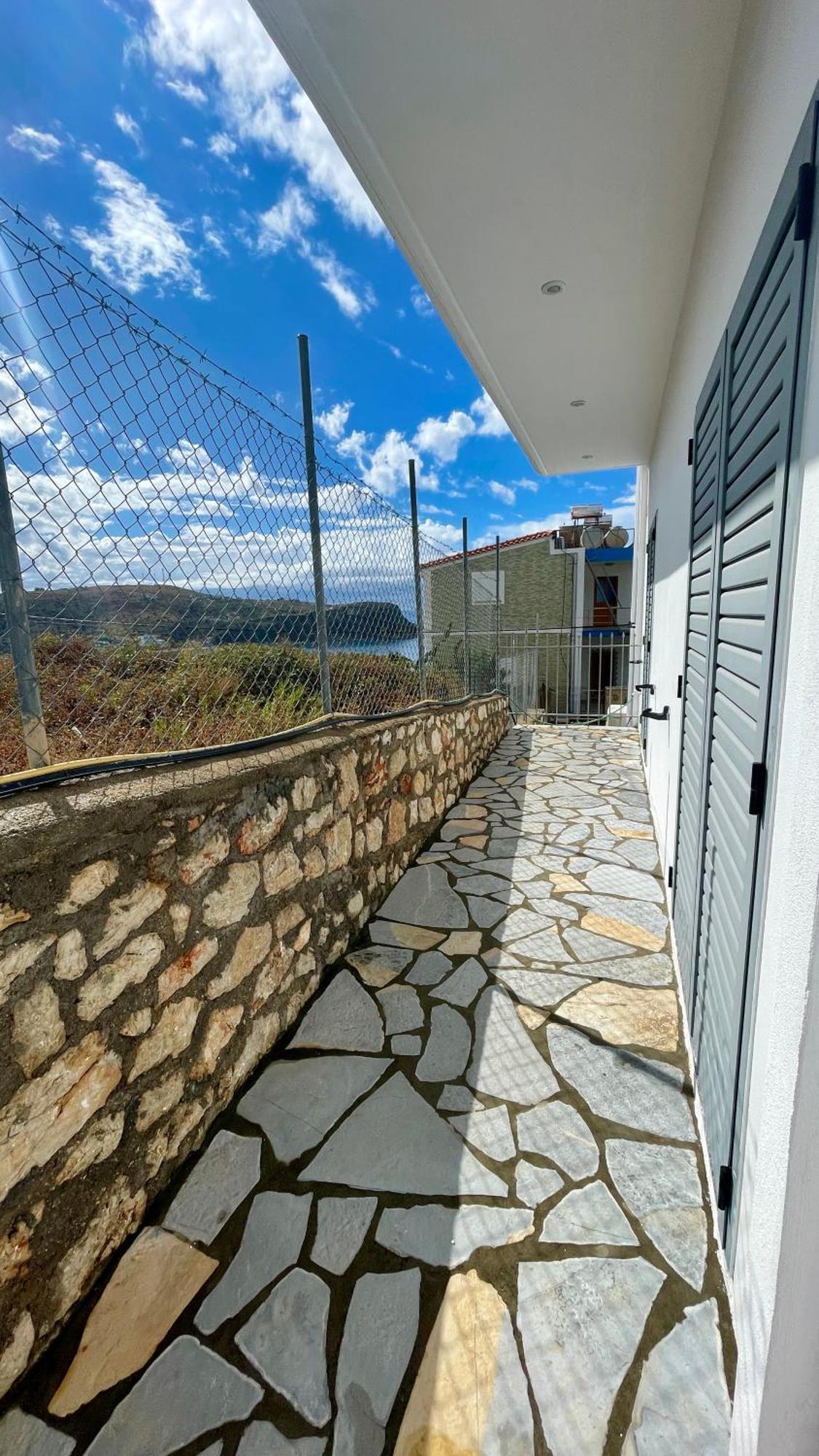 Tasos Rooms Himare Esterno foto