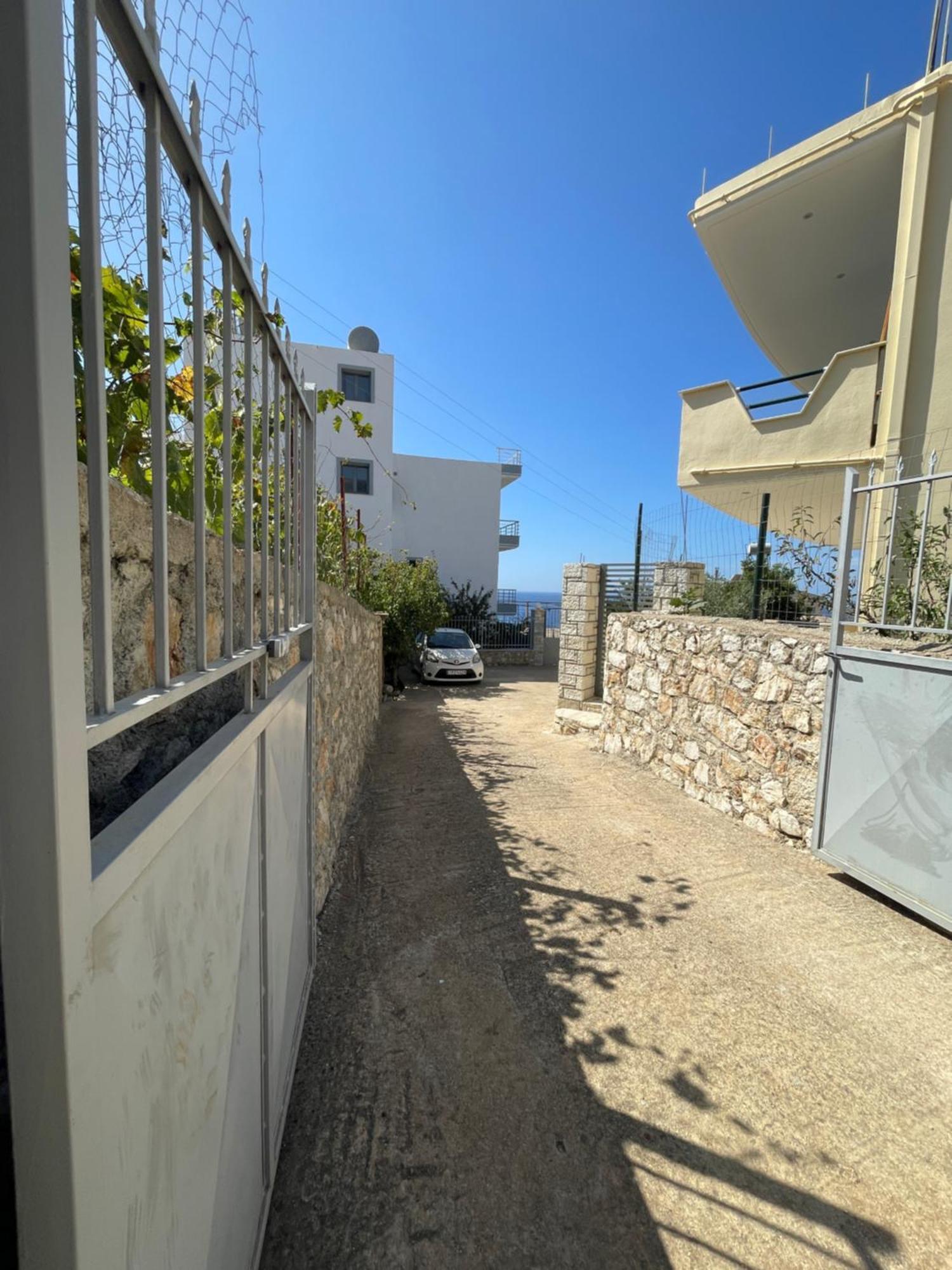 Tasos Rooms Himare Esterno foto