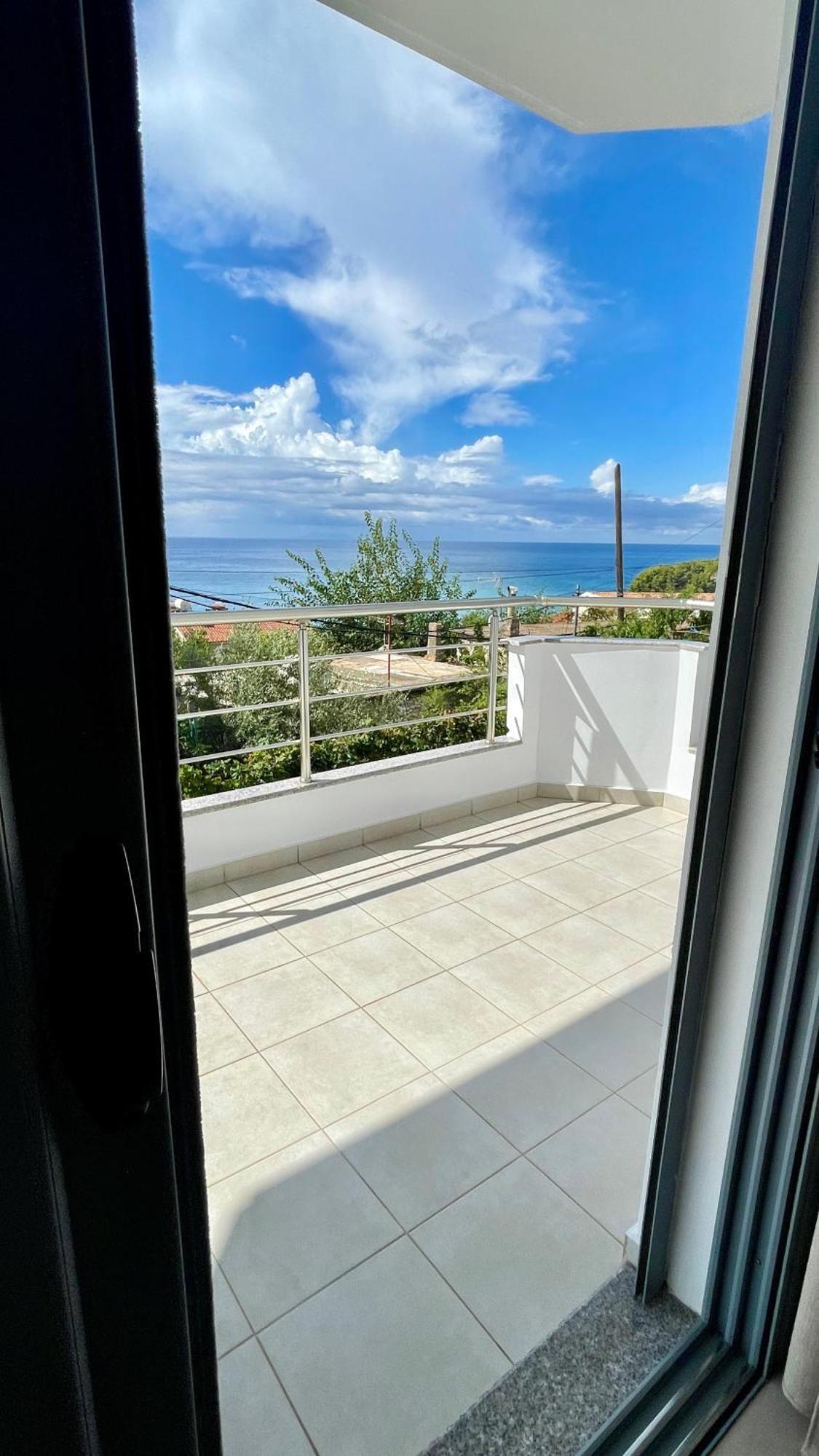 Tasos Rooms Himare Esterno foto