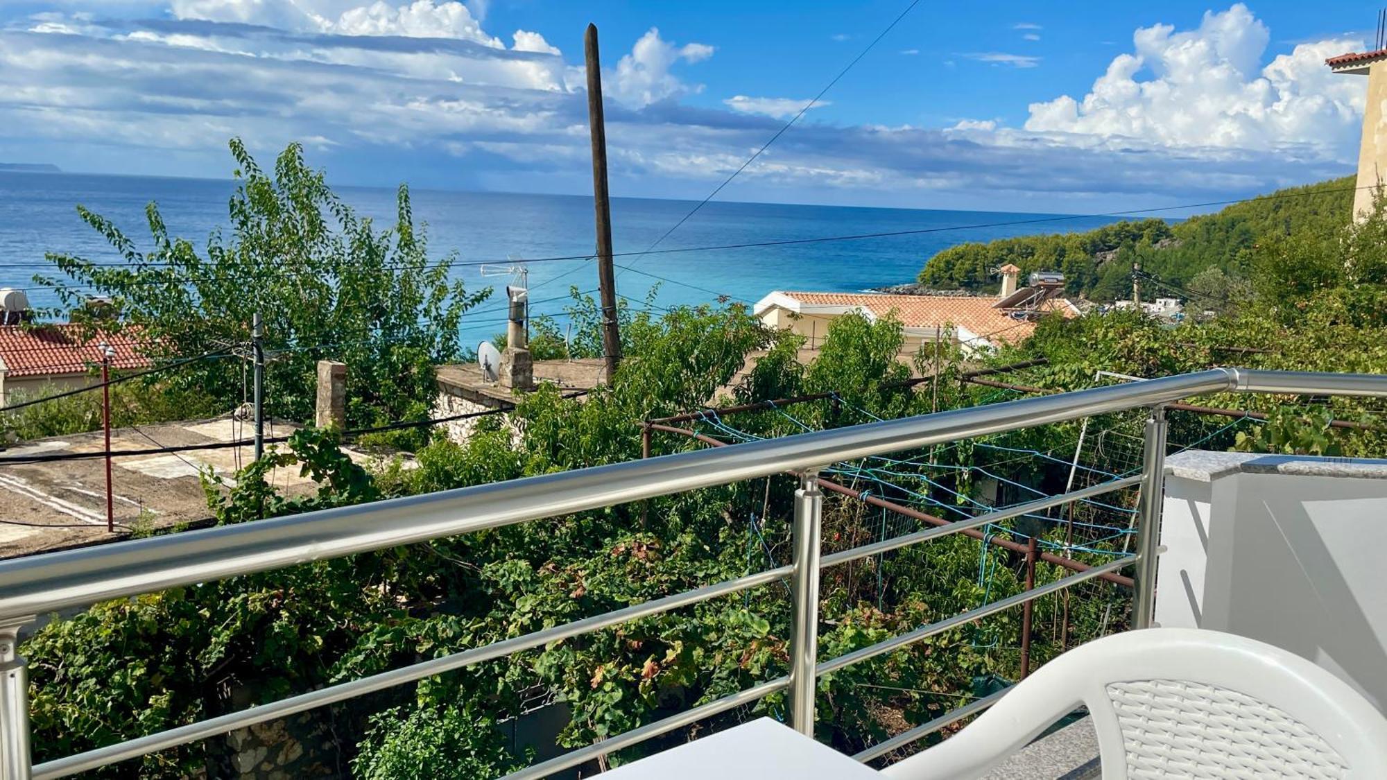 Tasos Rooms Himare Esterno foto