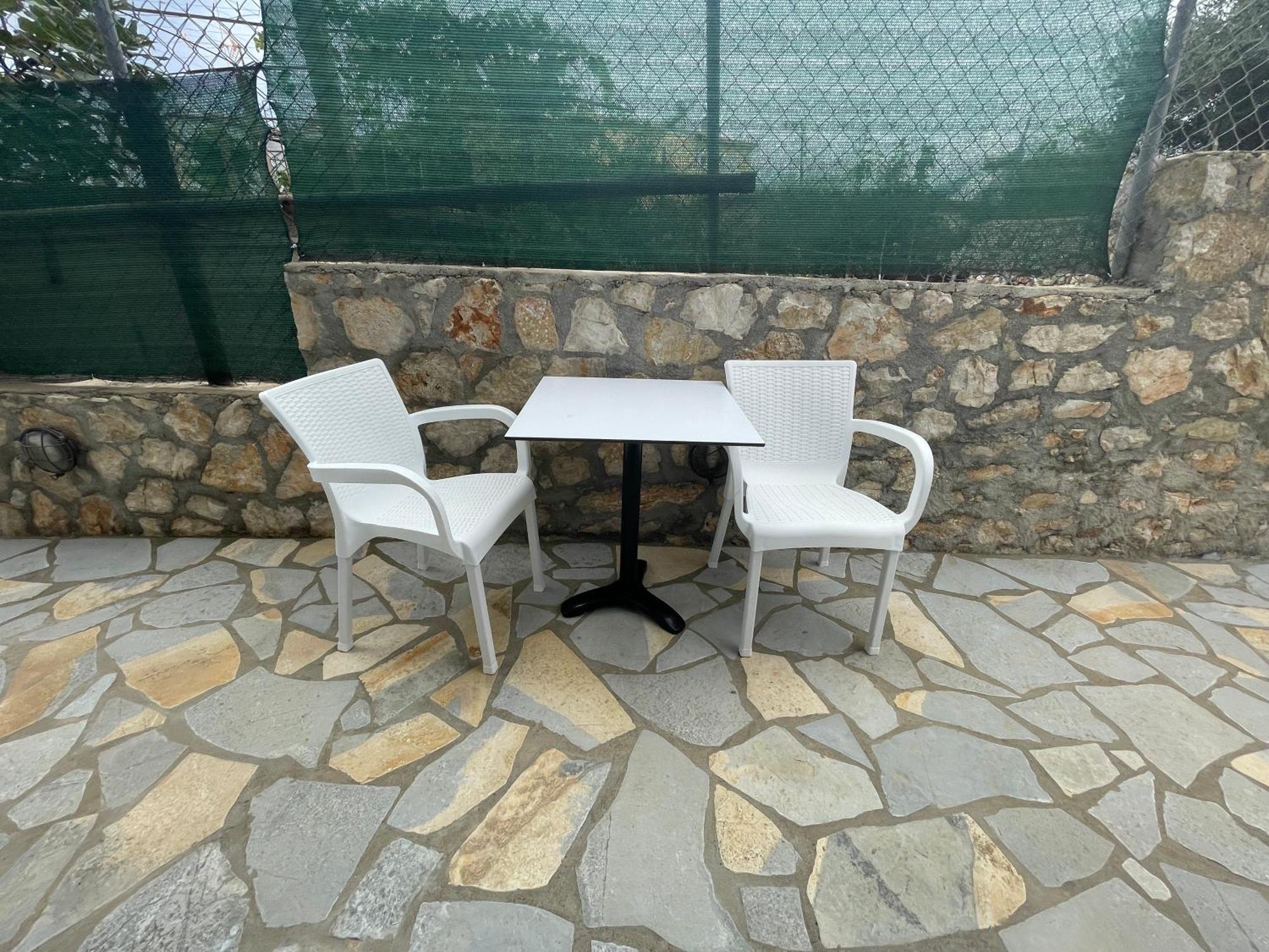 Tasos Rooms Himare Esterno foto