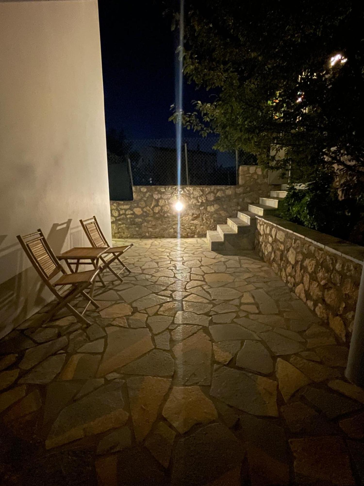 Tasos Rooms Himare Esterno foto